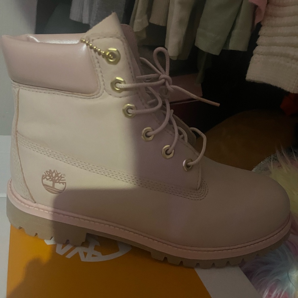 Timberland Light Pink Combat Boots [kids size 7] fits women’s size 8.5